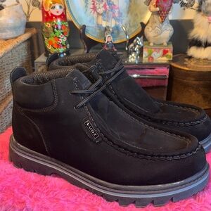 NWOT Lugz Men's Fringe, a low-profile moc-toe chukka boot designed for both s